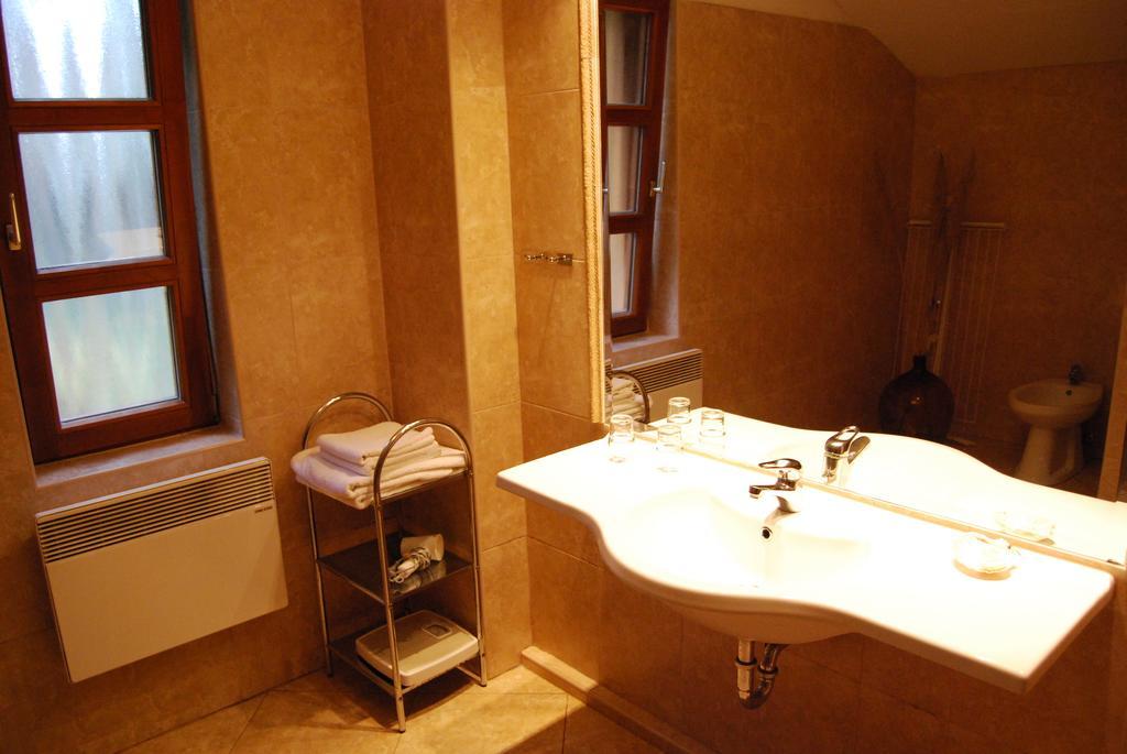 Boroka Apartmanhazak - Oereghaz Velem Pokój zdjęcie
